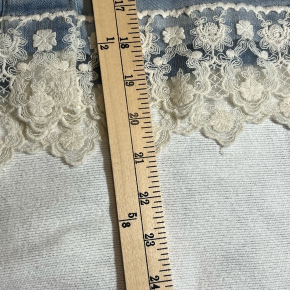 Indigo Rein Light Blue Denim Skirt with Lace Hem & Lace Covered Buttons Size 20 - Picture 9 of 13